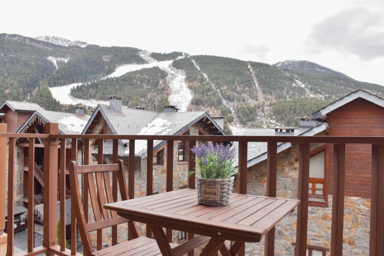 Apartament Ninot Bonito apartamento con vistas a la X de Grandvalira El Tarter Bagian luar foto
